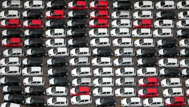 Venda de veículos pode crescer até 12%, diz Ford