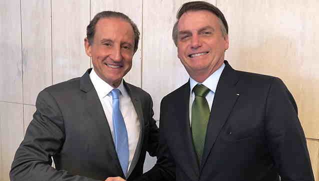 Em SP, Bolsonaro sela parceria com Skaf