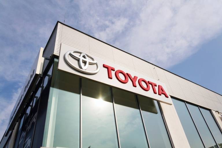 Menos afetada por falta de chip, Toyota reabre 3º turno de fábrica em Sorocaba