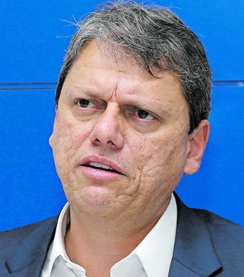 Tarcísio quer mexer em ICMS para ajudar produto exportado por SP