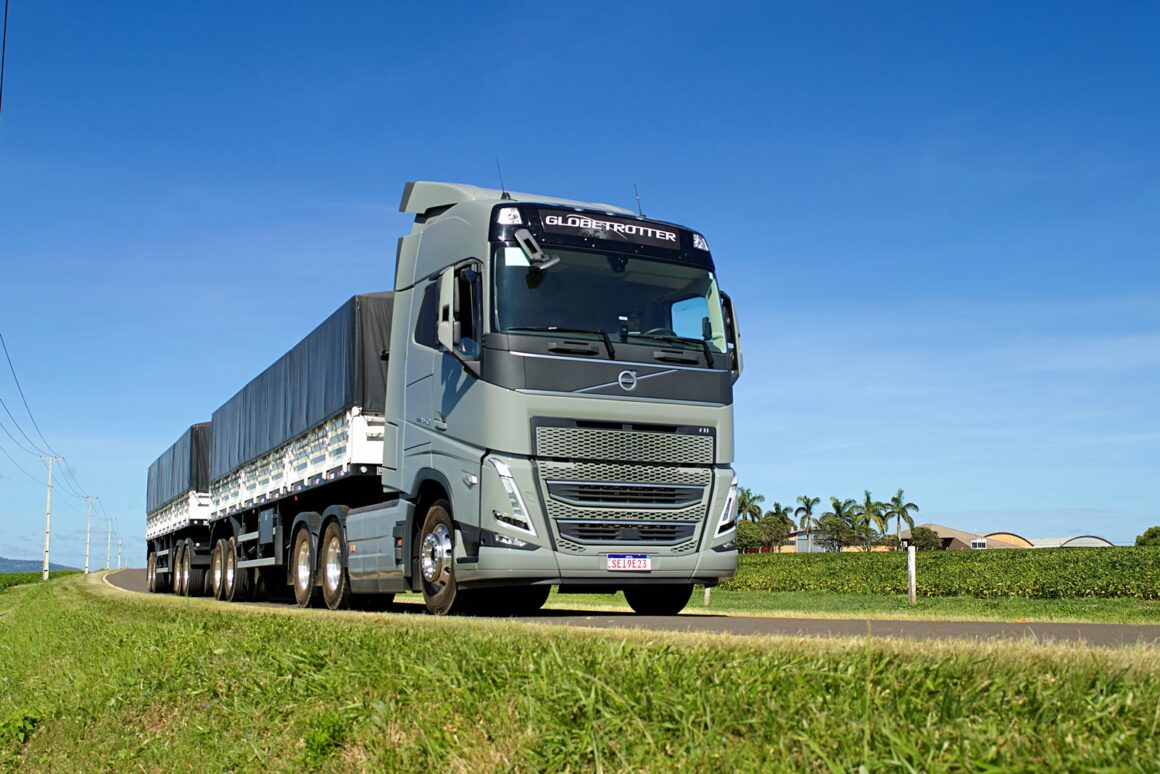 Venda de caminhões cai 16% em 2023; Volvo FH é líder há 11 anos